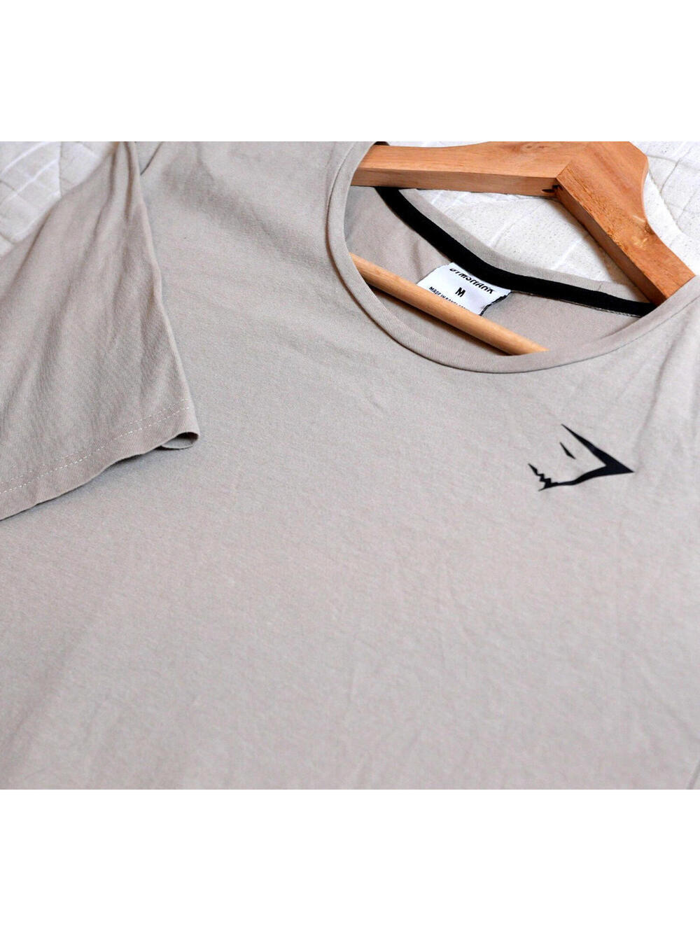 Gymshark Beige Essential T Shirt Mens Medium Minimal Logo Activewear Gym Tee